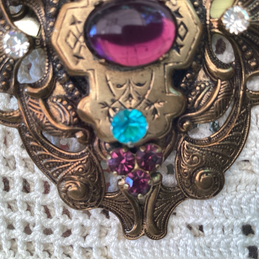 Vintage Gold and Purple Brooch - Picture 5 of 8